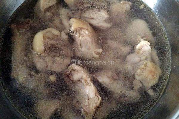 小鸡炖蘑菇的做法图解2