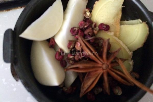 小鸡炖蘑菇的做法图解4