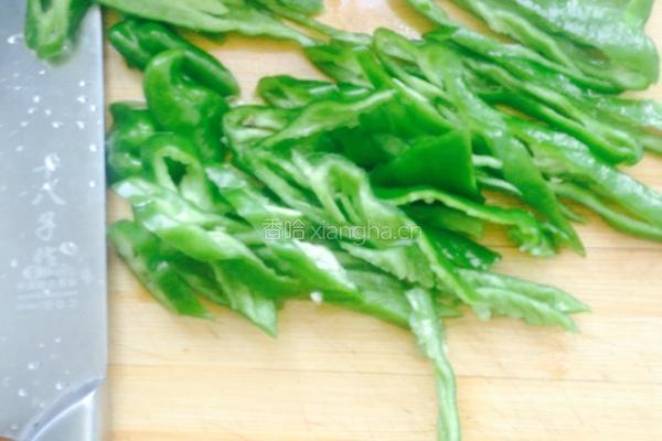 快手菜之青椒肉丝的做法图解2