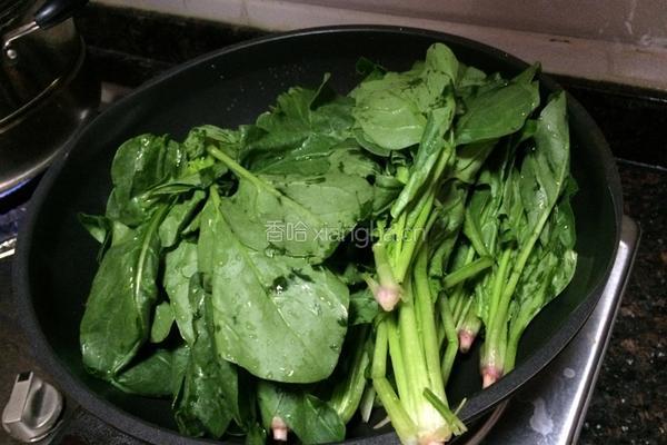 素炒菠菜的做法图解2