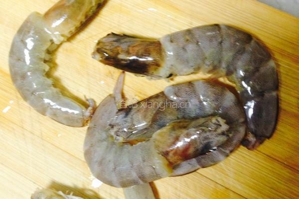 苦瓜虾仁的做法图解1