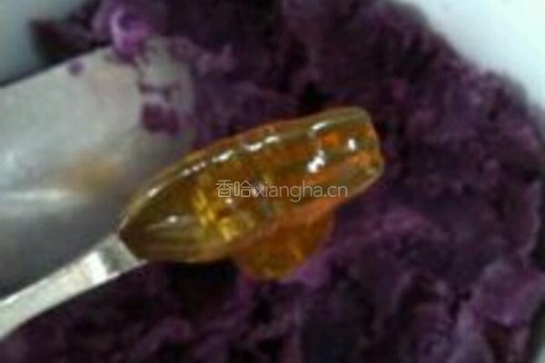 紫薯西米卷的做法图解3