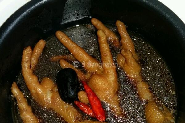电饭煲焖鸡爪的做法图解4