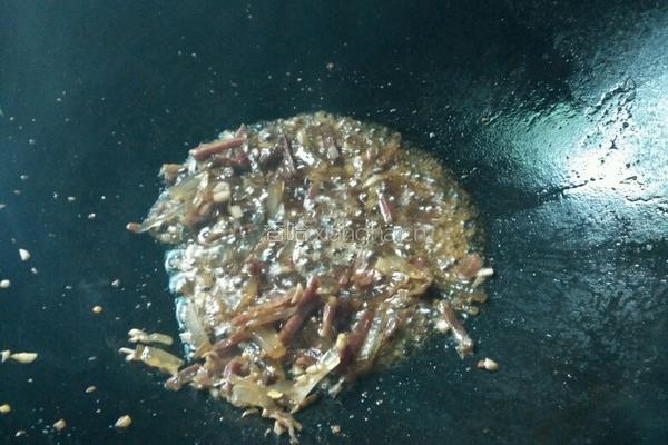 腊肉番茄麻辣面的做法图解3