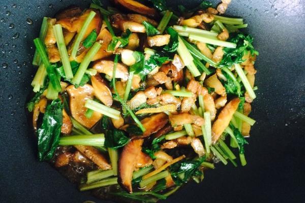 芹菜香菇的做法图解8
