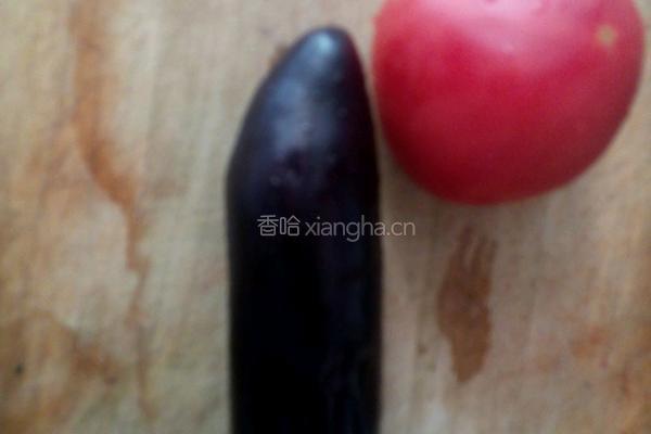 番茄汁灯笼茄子的做法图解1