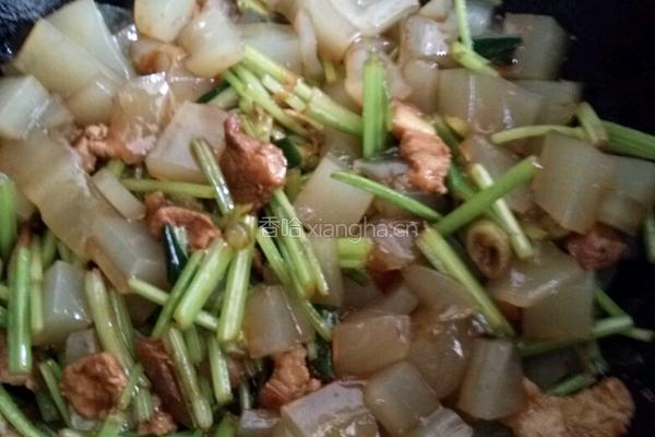 香芹粉皮炒肉的做法图解7