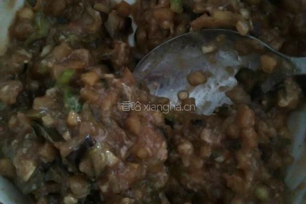 猪肉茄子馅大包子的做法图解5