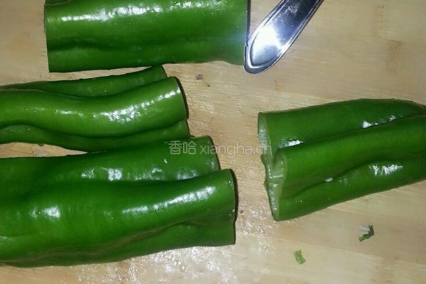 虎皮辣椒的做法图解1