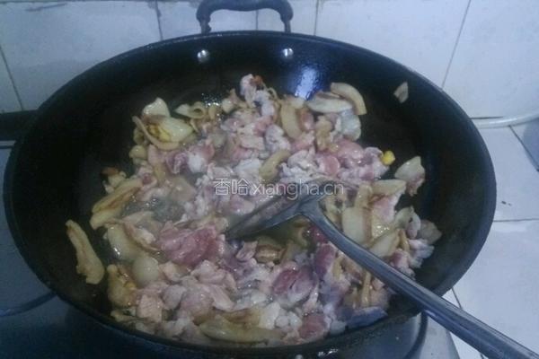灯笼椒炒肉的做法图解2