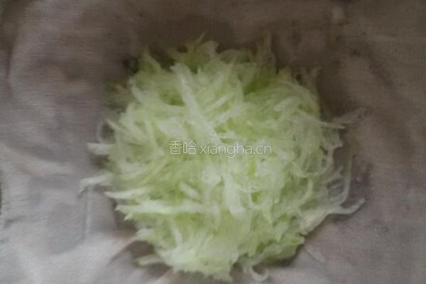 冬瓜馅锅贴的做法图解2