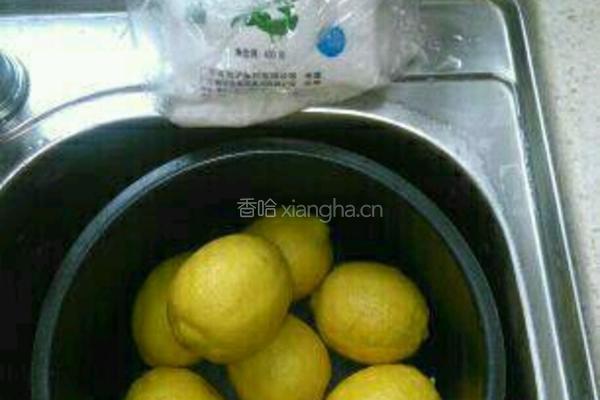 冰糖柠檬膏的做法图解1
