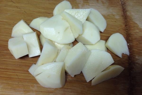 土豆红烧肉的做法图解3
