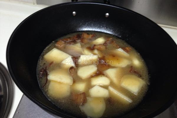 土豆红烧肉的做法图解4