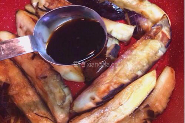 味噌鸡肉淋茄子的做法图解3