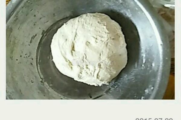 凉粉韭菜馅包子的做法图解1