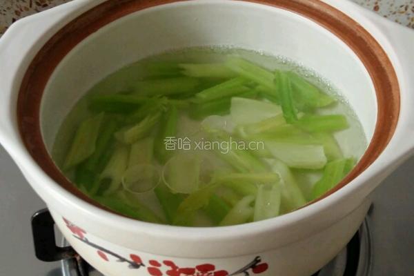 西芹凉拌干豆腐的做法图解2