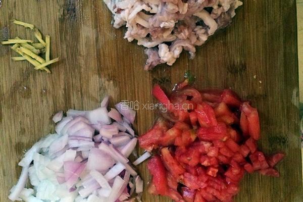 茄汁肉丝面的做法图解1