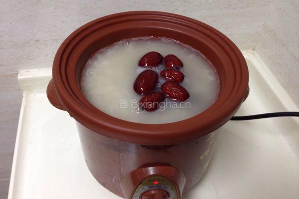 桂圆莲子红枣粥的做法图解4