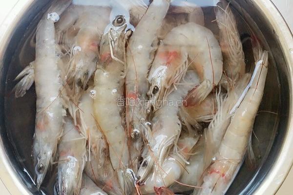 虾仁儿炒饭的做法图解1