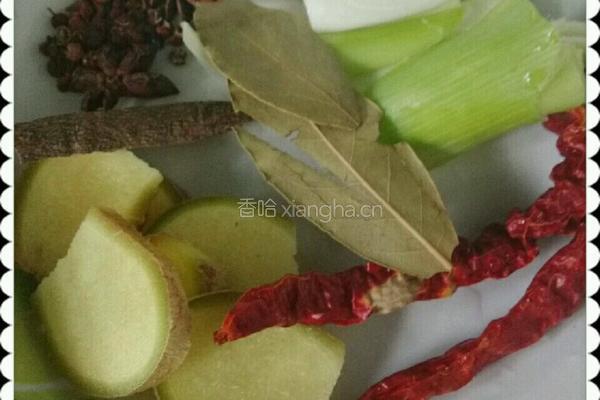 筋头炖土豆的做法图解3