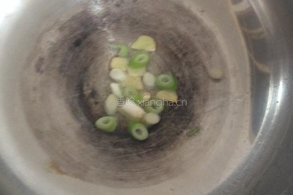蛤蜊炖豆腐的做法图解2