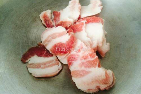 酸菜猪肉炖粉条的做法图解3