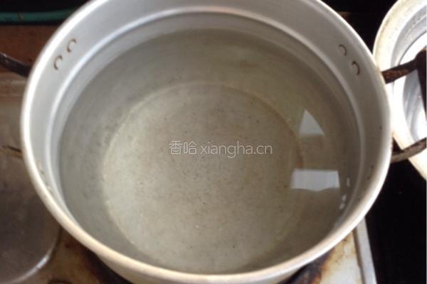 绿豆小米粥的做法图解1
