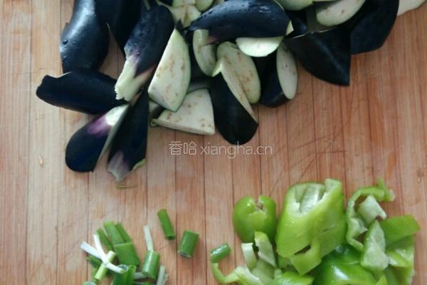 肉沫烧茄子的做法图解1