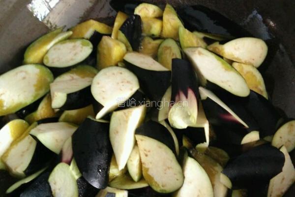 肉沫烧茄子的做法图解2