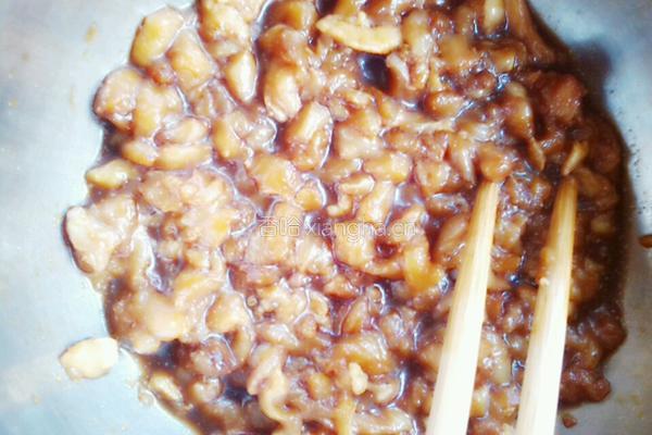 皮蛋瘦肉粥的做法图解3