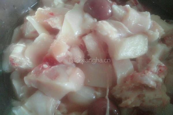 红烧青豆兔的做法图解1