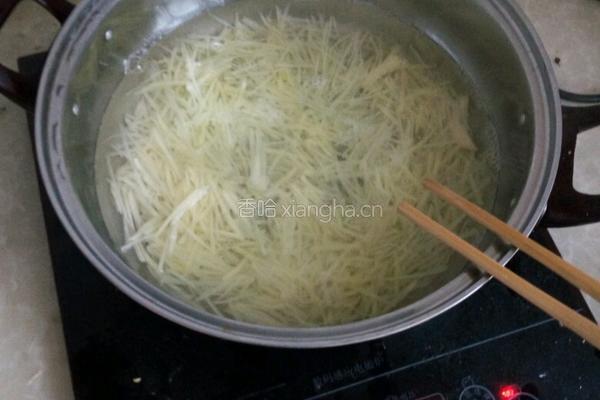 老干妈土豆丝的做法图解3