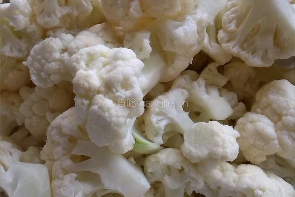 虾仁菜花的做法图解1