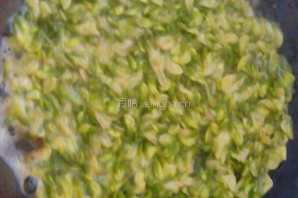 槐花炒蛋的做法图解3