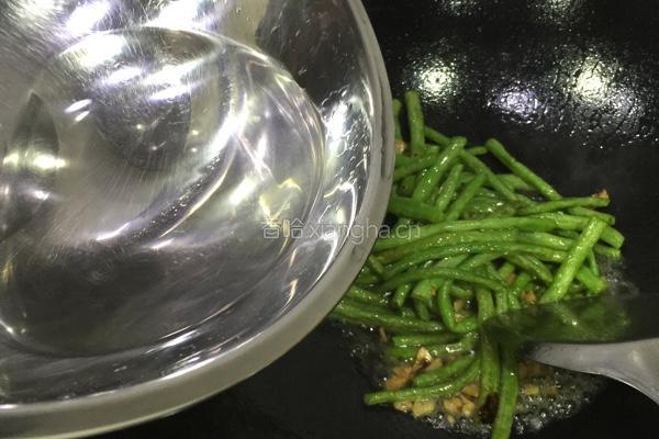 酱油膏炒长豆的做法图解4