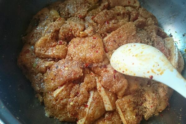 红薯粉蒸肉的做法图解4