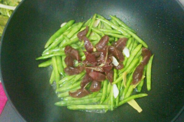 四季豆炒腊肠的做法图解7