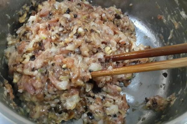 香菇肉丸子的做法图解3