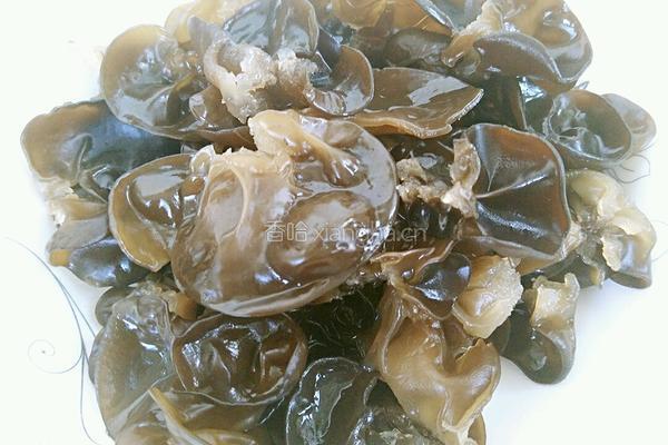 木耳炒鸡蛋的做法图解1
