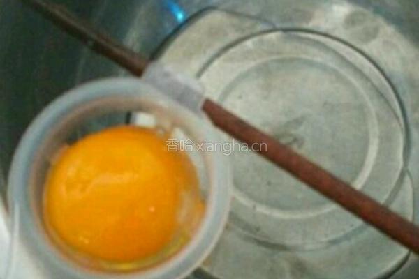 电饭煲蛋糕的做法图解1