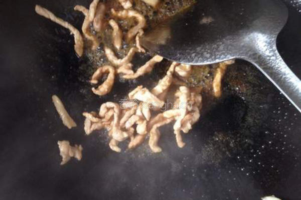 酱烧毛豆肉丝的做法图解2