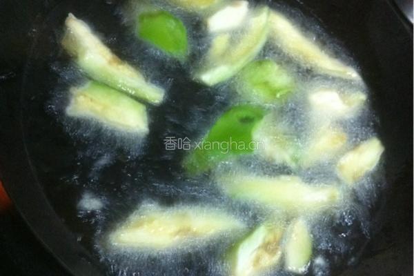 茄子炖蚬子的做法图解2