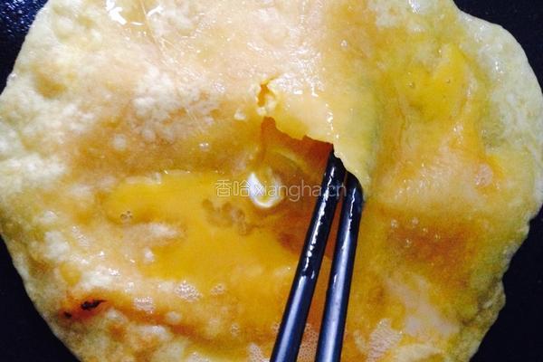 鸡蛋灌饼加肠的做法图解9