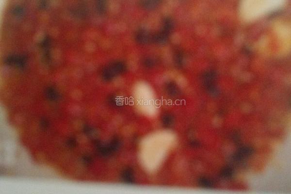 剁椒蒸鱼头的做法图解3