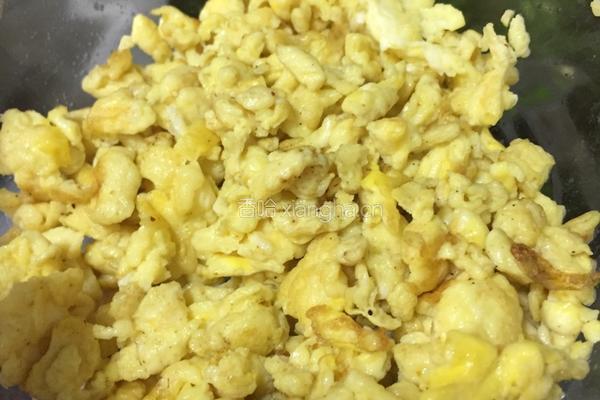 韭菜木耳鸡蛋馅饼的做法图解2