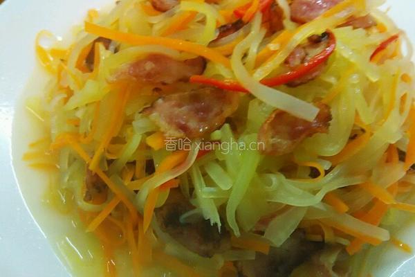 腊肠炒双丝(莴笋和胡萝卜)的做法图解4