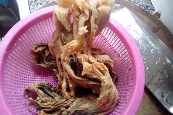 梅菜蒸猪肉的做法图解1