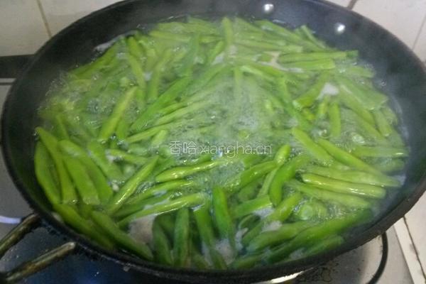 白油四季豆的做法图解2