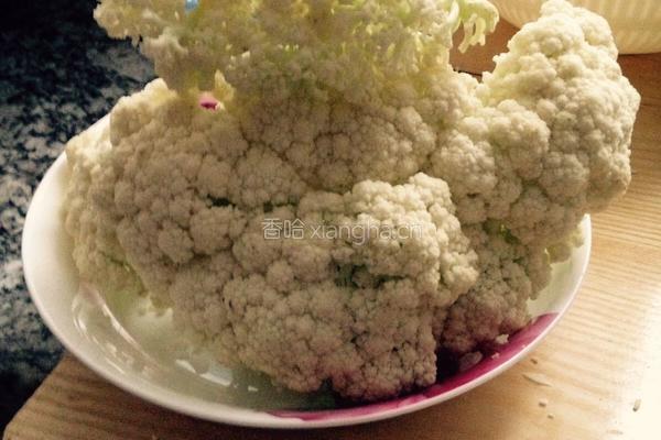 香肠炒花菜的做法图解1